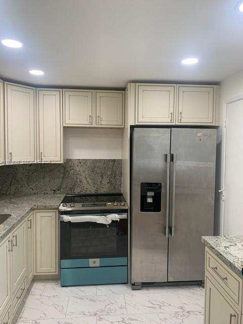 901 NE 14th Ave # 305, Hallandale Beach FL 33009