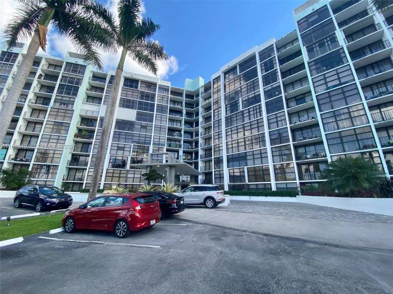 200 Leslie Dr # 228, Hallandale Beach FL 33009