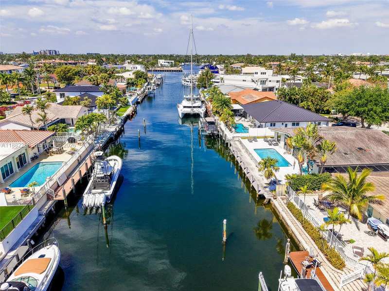 3341 NE 38th St, Fort Lauderdale FL 33308