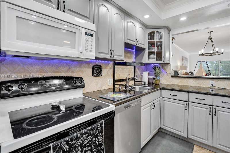 3150 N Palm Aire Dr # 501, Pompano Beach FL 33069