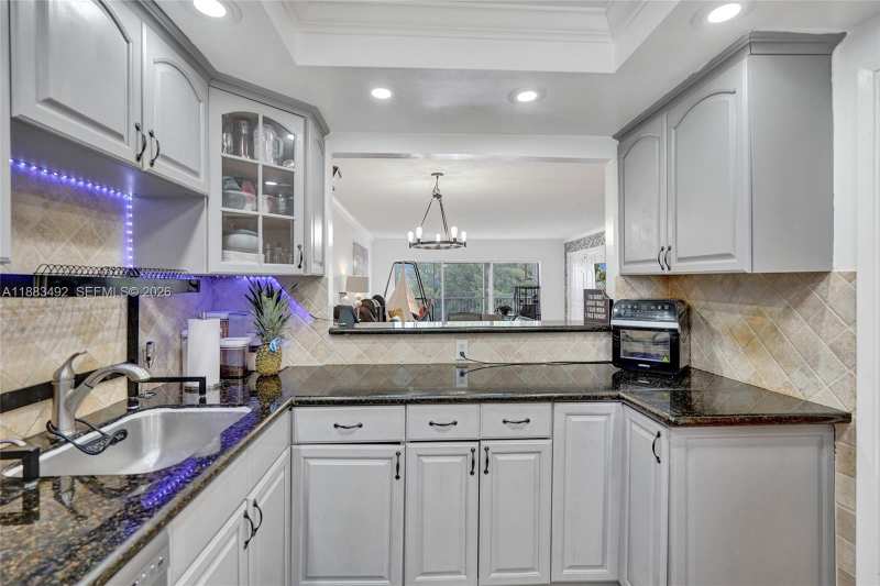 3150 N Palm Aire Dr # 501, Pompano Beach FL 33069