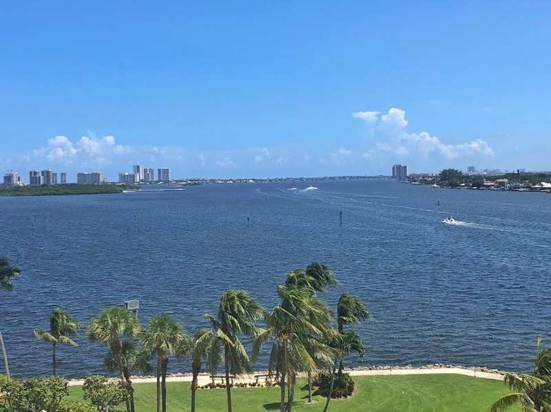 115 Lakeshore Drive # 746, North Palm Beach FL 33408