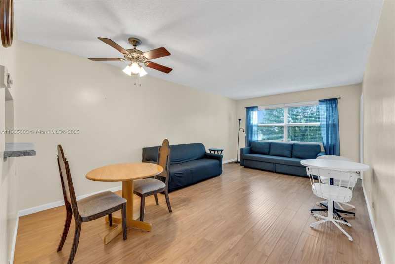 5000 NW 36th St # 506, Lauderdale Lakes FL 33319