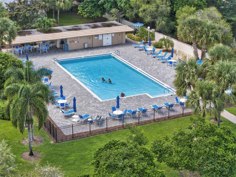 1904 Bermuda Creek # D1, Coconut Creek FL 33066