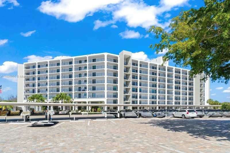 1627 Riverview Rd # 212, Deerfield Beach FL 33441