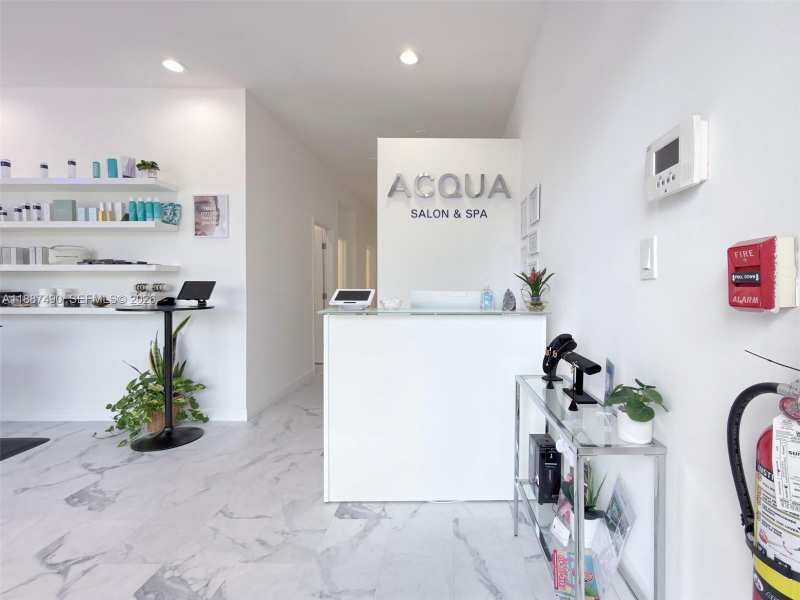 218 Commercial Blvd # 108, Lauderdale By The Sea FL 33308