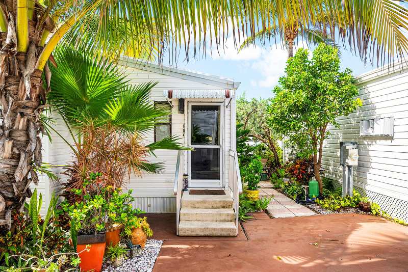 4 East Cedar Drive, Briny Breezes FL 33435