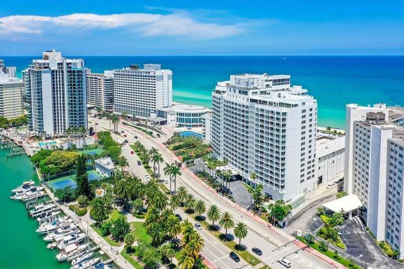 5401 E Collins Ave # 1530, Miami Beach FL 33140