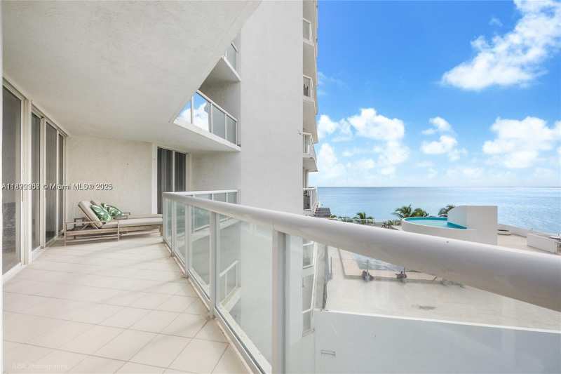 16425 Collins Ave # 512, Sunny Isles Beach FL 33160