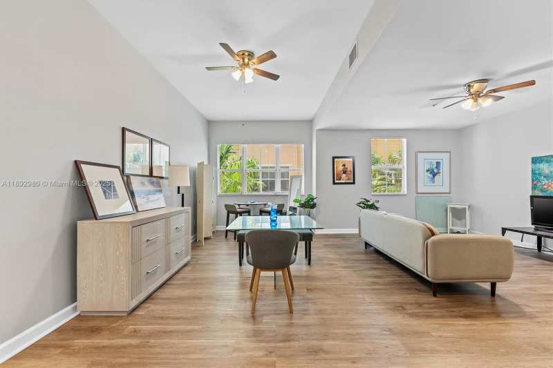 2344 Vintage Dr, Lighthouse Point FL 33064