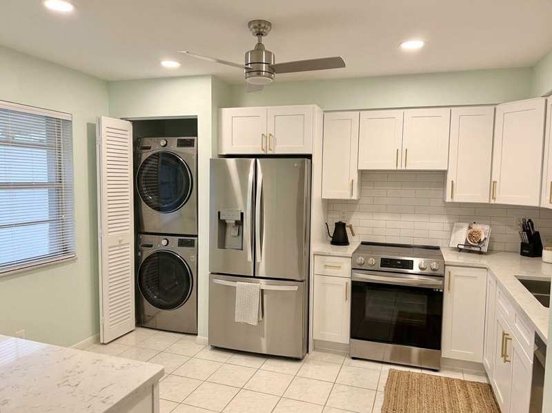 1101 Colony Point Circle # 220, Pembroke Pines FL 33026