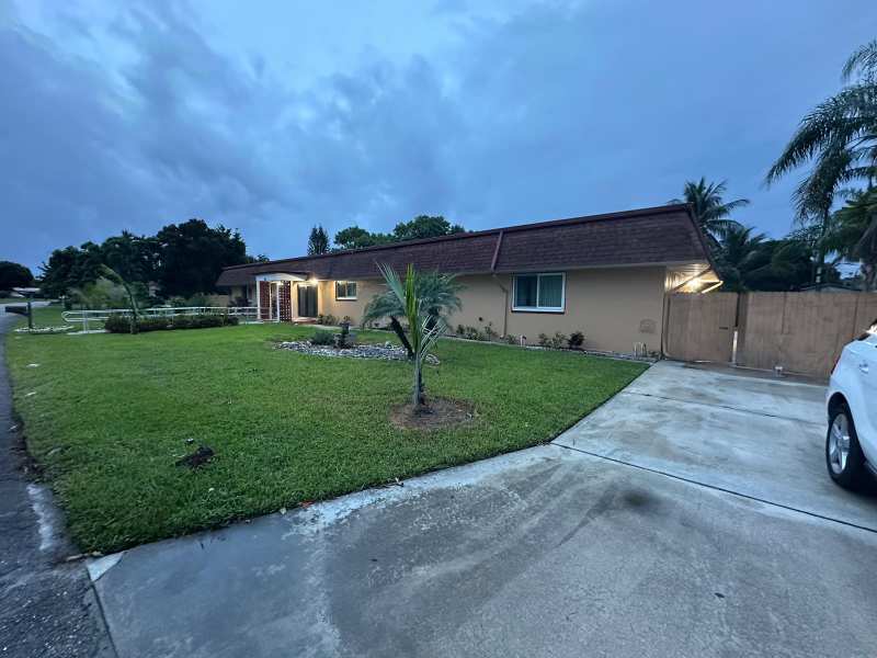 1616 Crandon Avenue, Mangonia Park FL 33407