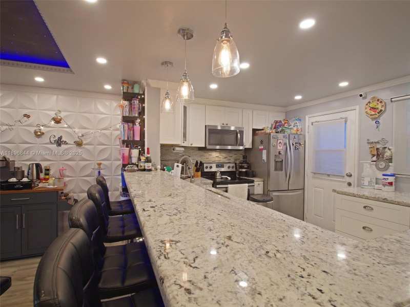 420 NE 12th Ave # 401, Hallandale Beach FL 33009