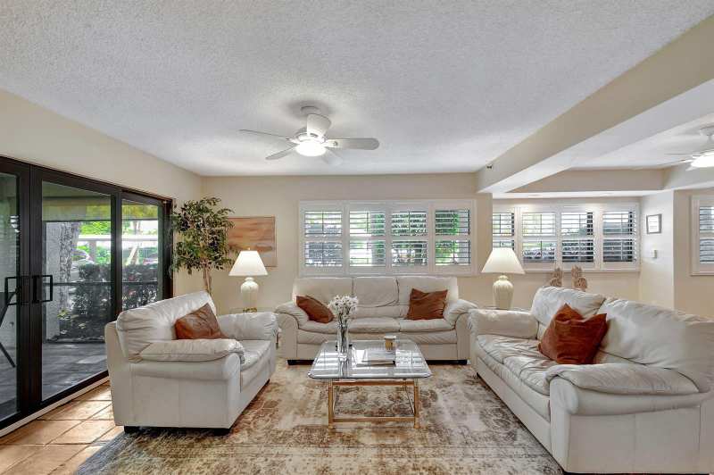 318 Oak Harbour Drive # 318, Juno Beach FL 33408