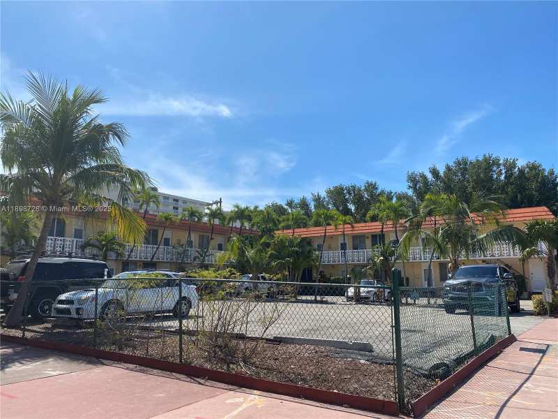 441 Collins Ave # 27, Miami Beach FL 33139