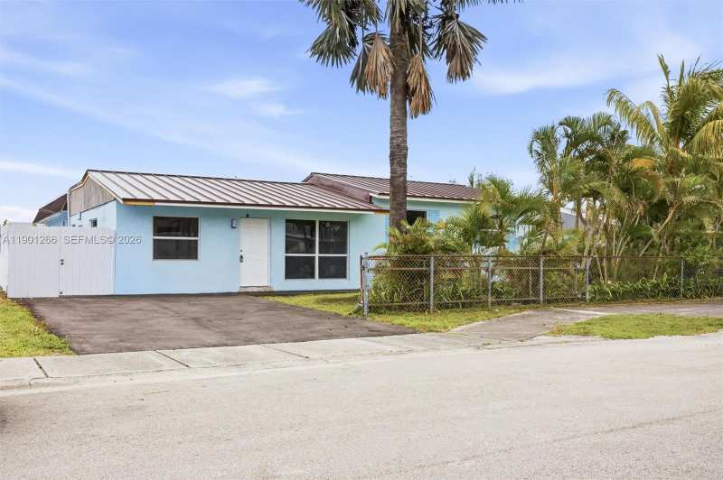 2280 SW 43rd Ave # 1, Fort Lauderdale FL 33317
