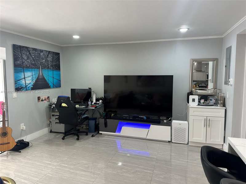 3666 NE 167th St # 30, North Miami Beach FL 33160