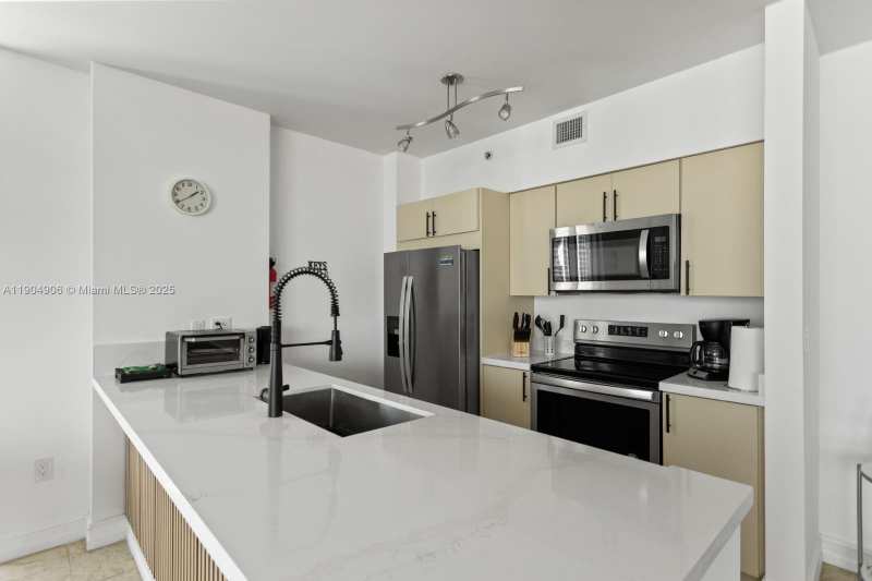 17555 Atlantic Blvd, Sunny Isles Beach FL 33160