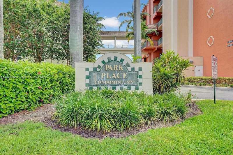 1640 Presidential Way # 403, West Palm Beach FL 33401