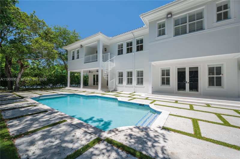 680 Destacada Ave, Coral Gables FL 33156