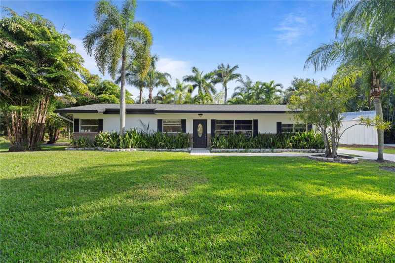 16900 SW 62nd Street, Southwest Ranches FL 33331