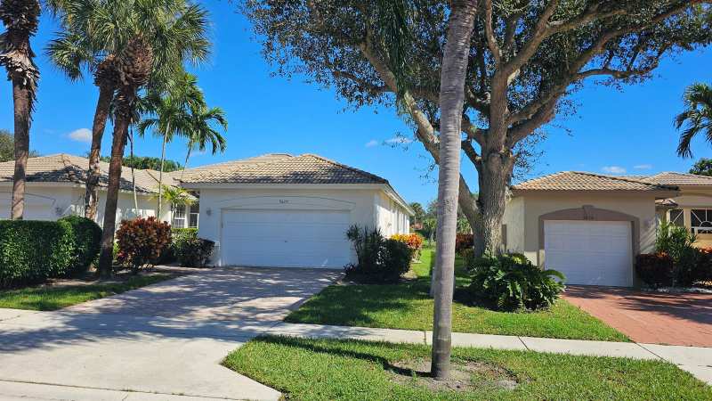 9628 Crescent View Drive N, Boynton Beach FL 33437