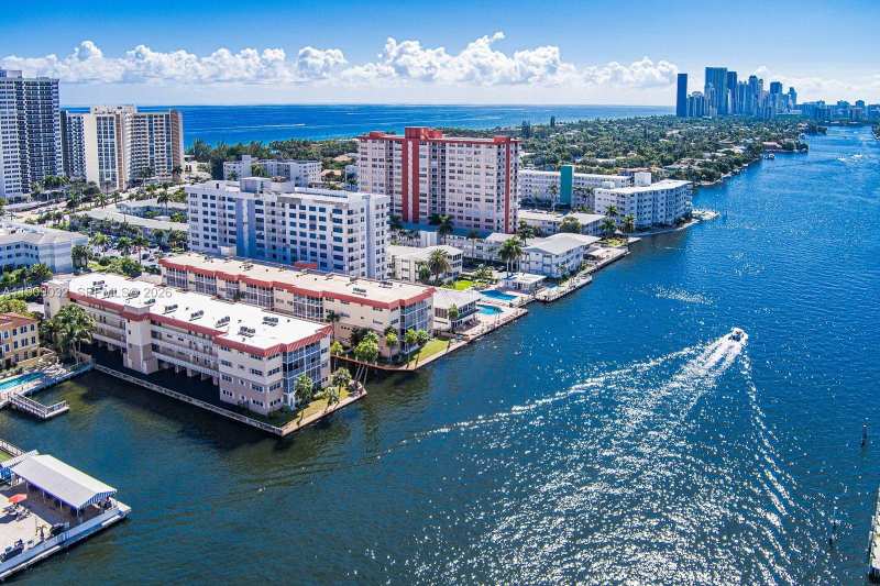 2081 S Ocean Dr # 308, Hallandale Beach FL 33009