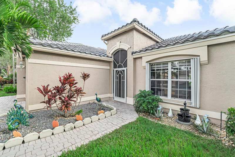 9799 Crescent View Drive S, Boynton Beach FL 33437