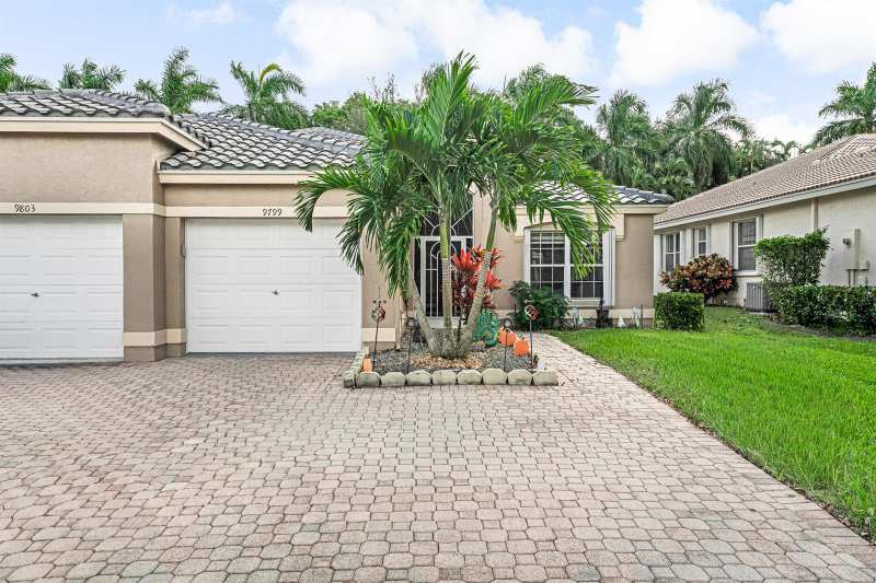 9799 Crescent View Drive S, Boynton Beach FL 33437