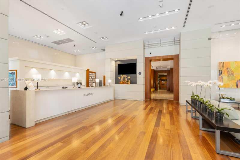 2889 Mcfarlane Rd # 1512, Coconut Grove FL 33133