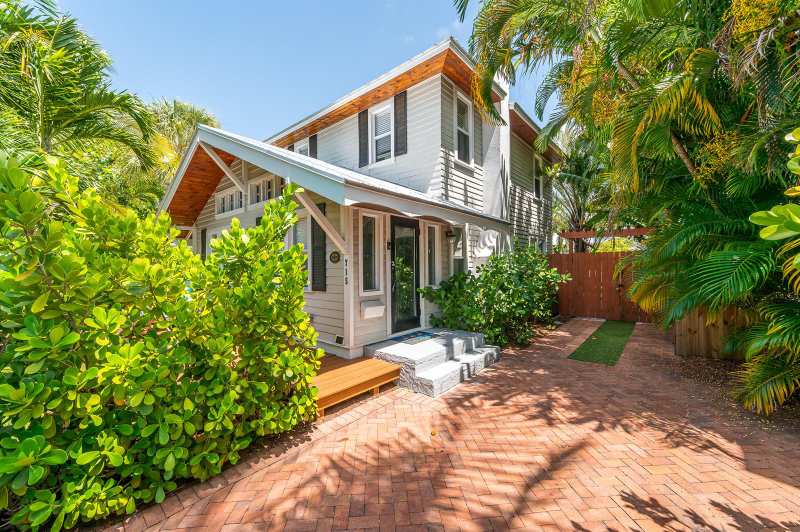 715 Palm Street, West Palm Beach FL 33401