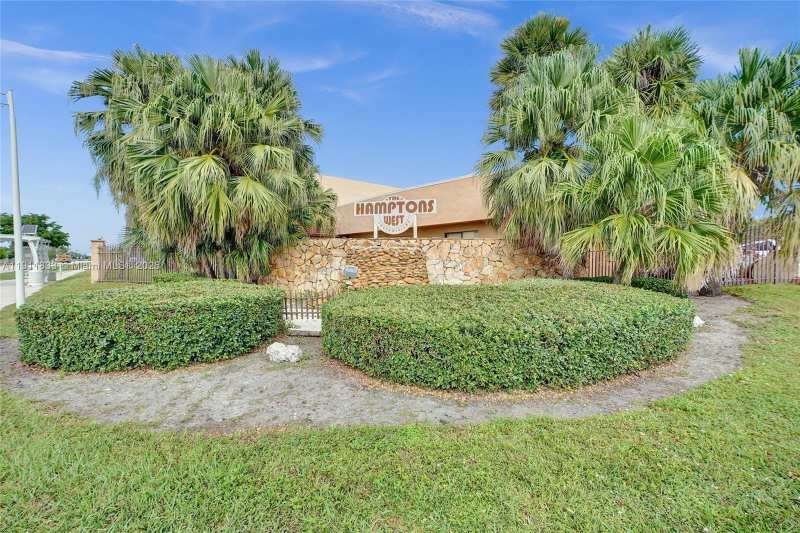 8010 Hampton Blvd # 211, North Lauderdale FL 33068