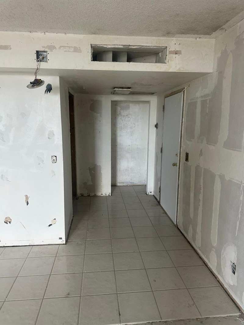 2425 Presidential Way # 1203, West Palm Beach FL 33401
