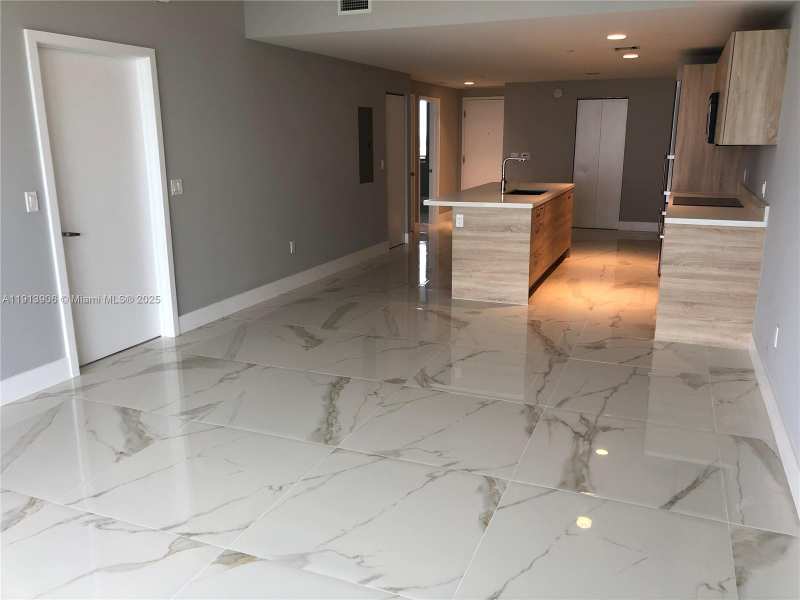 16385 Biscayne Blvd # 3003, North Miami Beach FL 33160