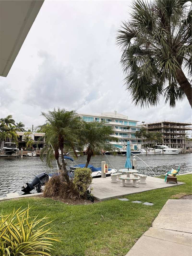 180 Isle Of Venice Dr # 100, Fort Lauderdale FL 33301