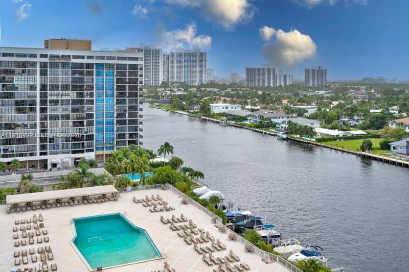 1965 S Ocean Dr # M, Hallandale Beach FL 33009
