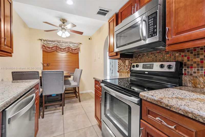 3141 NW 47th Ter # 118, Lauderdale Lakes FL 33319