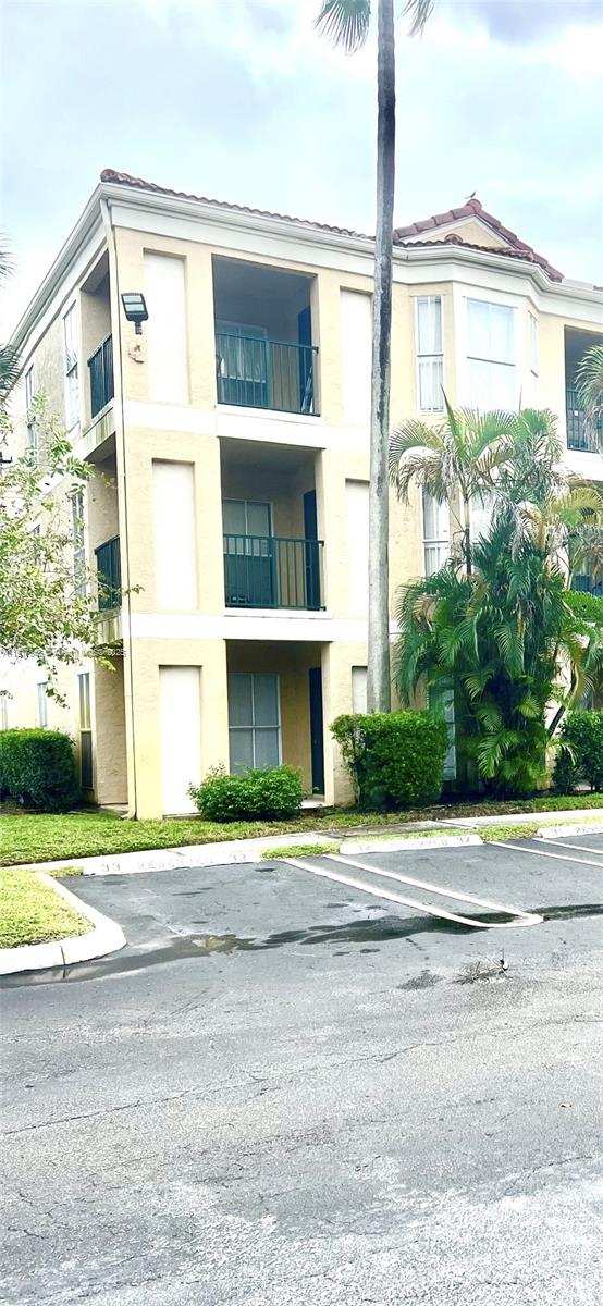 977 Riverside Dr # 211, Coral Springs FL 33071