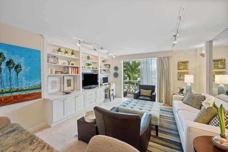 139 Sunrise Avenue # 205, Palm Beach FL 33480