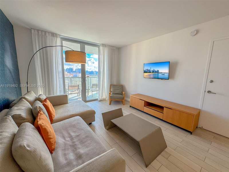 2602 E Hallandale Beach Blvd # R1807, Hallandale Beach FL 33009