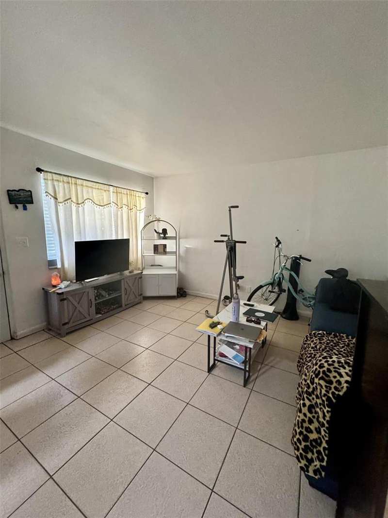 101 NE 41st Street # 17A, Oakland Park FL 33334