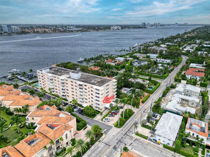 250 N Bradley Place # 402, Palm Beach FL 33480