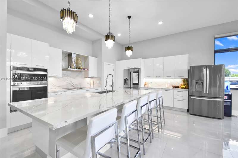 15846 SW 49th St, Southwest Ranches FL 33331