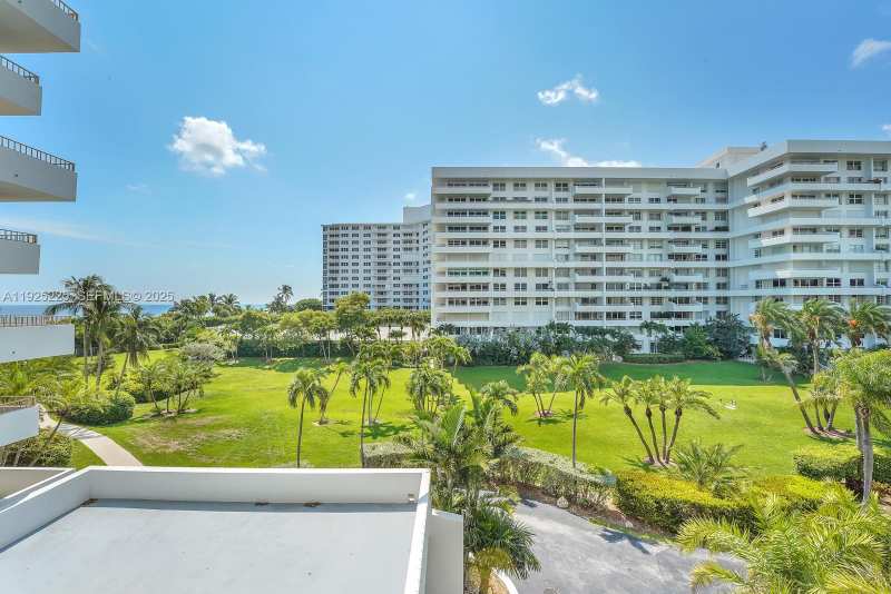 177 Ocean Lane Dr # 413, Key Biscayne FL 33149