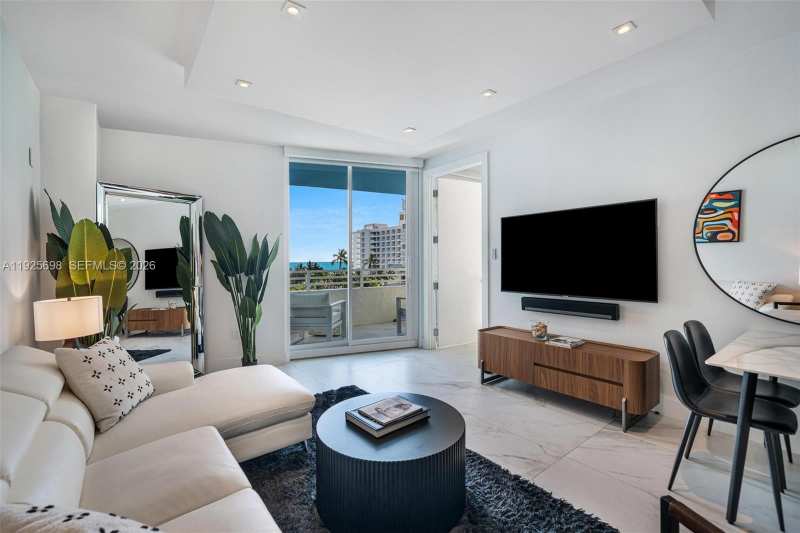 225 Collins Ave # 6J, Miami Beach FL 33139