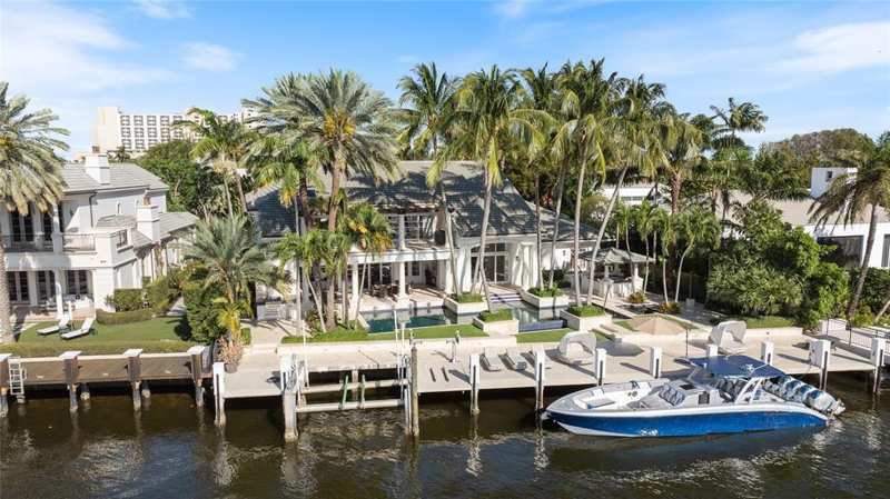1313 E Lake Drive, Fort Lauderdale FL 33316