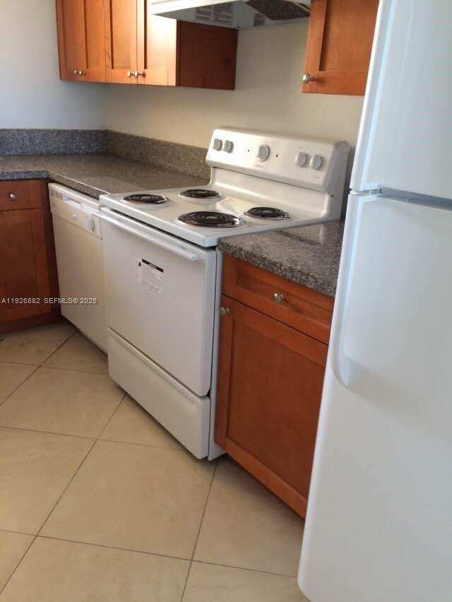 9375 Fontainebleau Blvd # L423, Miami FL 33172