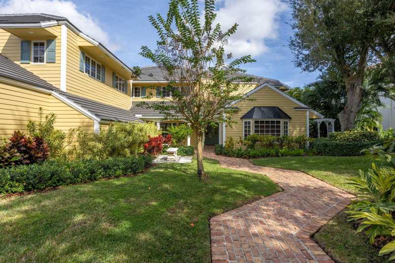 2883 Banyan Boulevard Circle NW, Boca Raton FL 33431