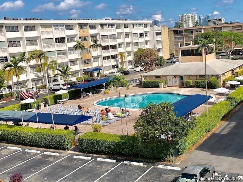 215 SE 3rd Ave # 407B, Hallandale Beach FL 33009