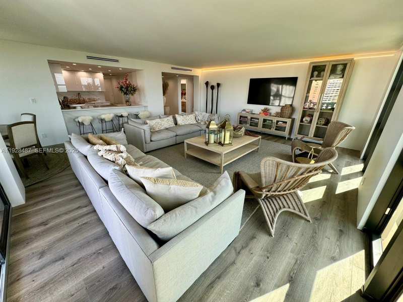 1121 Crandon Blvd # E1001, Key Biscayne FL 33149